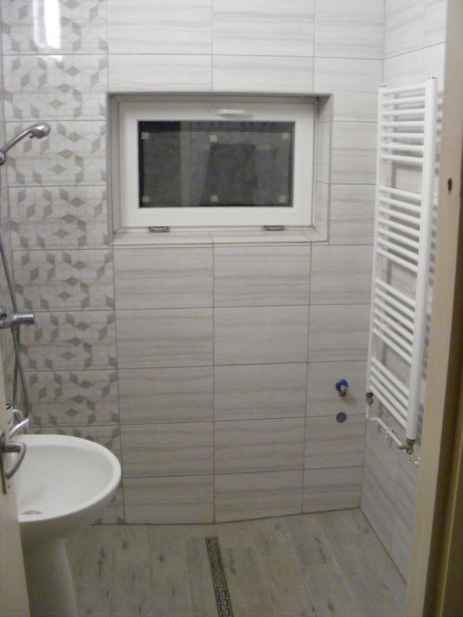 Hotel Prima Piheno Miskolc Esterno foto