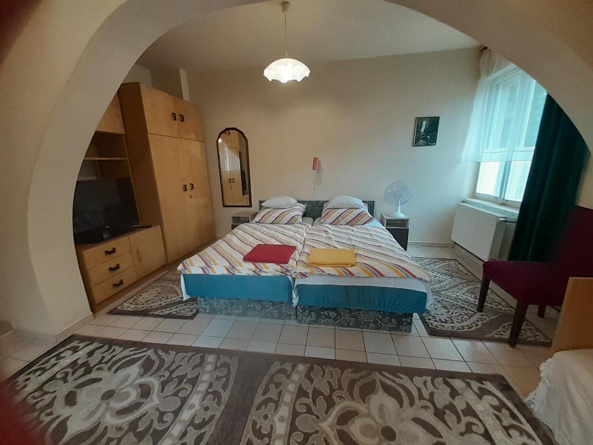 Hotel Prima Piheno Miskolc Esterno foto
